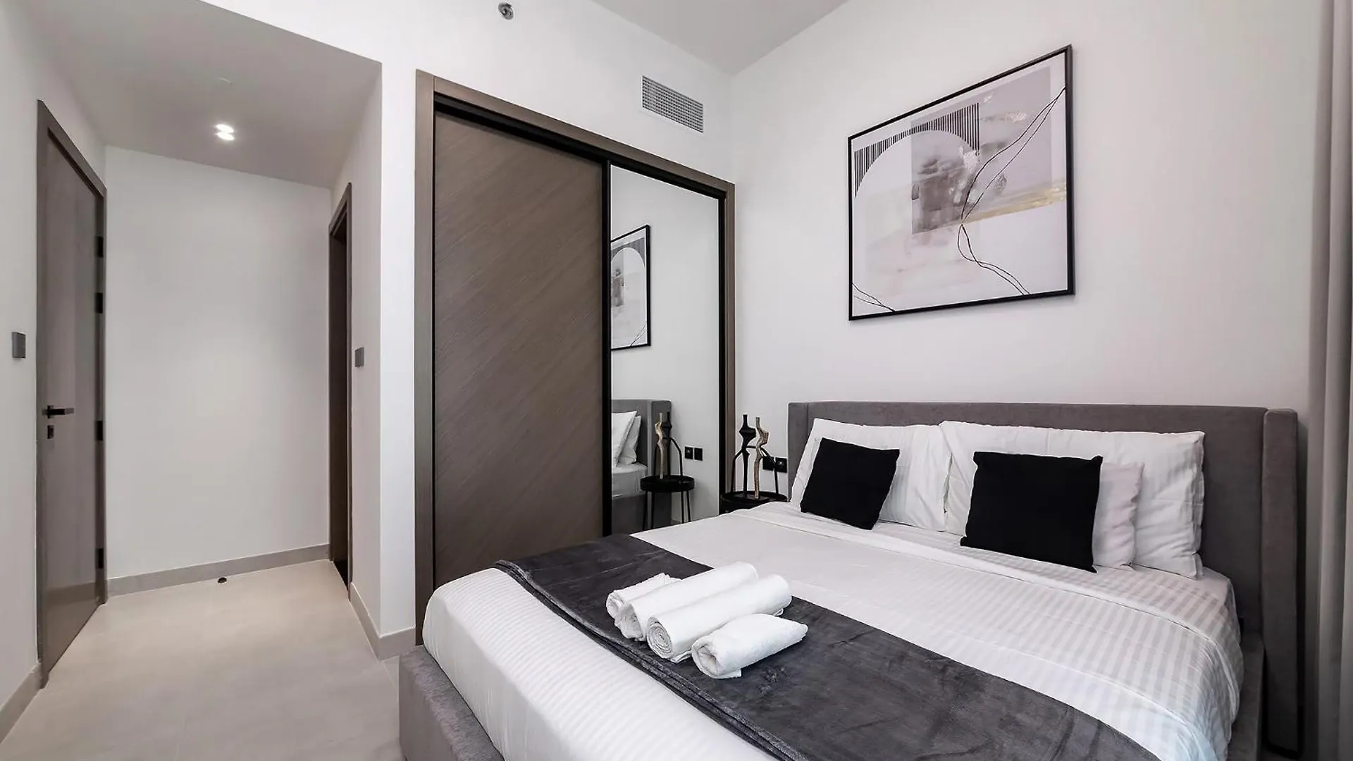 Cozy 1Bdr Apartment Binghatti Canal Business Bay دبي