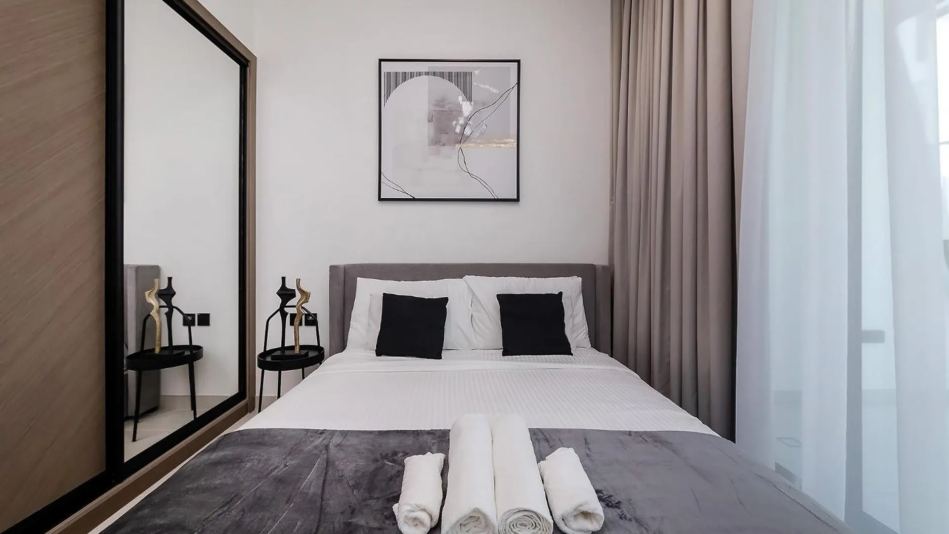 Cozy 1Bdr Apartment Binghatti Canal Business Bay دبي